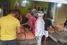 H-1 Lebaran Penjualan Telur Masih Ramai Dipilih Pembeli