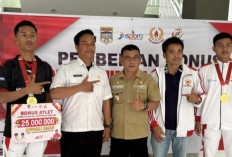Tepati Janji, Bupati Muratara Serahkan Bonus Atlet Peraih Medali Emas di Ajang Porprov Sumsel