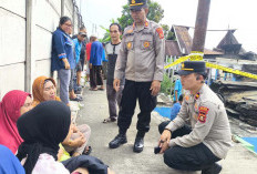 Kasat Binmas Polres Lubuk Linggau Bersama Kapolsek Tinjau Korban Kebakaran, Pastikan Kondisi Korban Sekaligus 