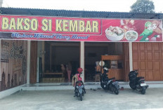 Mau Makan Nikmat Uang Hemat, Bakso Si Kembar Tempatnya