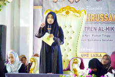 Ning Umi Laila Kunjungi Muba, Ajak Santri Pesantren Al-Hikmah Istiqomah dalam Ibadah