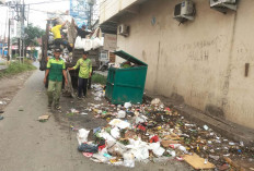 Kesadaran Masyarakat Dinilai Kurang, Sampah di Jalan Gedang Terus Menumpuk 