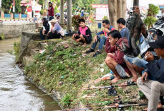 Warga Antusias Ikuti Mancing Bersama Yang Diadakan Kedai Unay Dan Warga Dalam Rangka Memeriahkan HUT RI Ke 79 