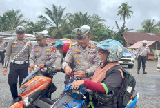 Polres Muratara Bagikan 500 Bendera Merah Putih Sambut HUT RI