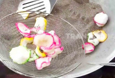 Kerupuk Upil Cirebon, Si Mungil Renyah Digoreng dengan Pasir Pelengkap Wajib Hidangan