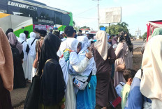 Jamaah Haji Musi Rawas Tiba di Tanah Air, Begini Reaksi Para Keluarga yang Menjemput