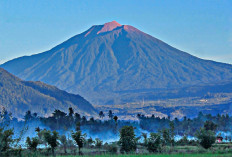 4 Gunung Tertinggi di Pulau Sumatera Yang Menjadi Rekomendasi Untuk Kalian Hiking.
