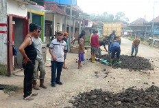Jalan Rusak Sekayu-PALI Ditimbun 