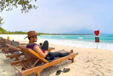 Pantai Cantik Wajib Kamu Kunjungi saat ke Lampung, Pantai Merah Belantung
