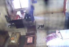 Terpantau CCTV, Video Oknum Camat Bikin Heboh   