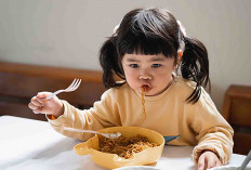 Bunda Batasi Anak Makan Mie Instan ya, Ini Bahayanya jika Dikonsumi Terlalu Sering 