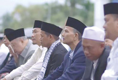 Wali Kota Lubuk Linggau Sholat Id di TOM, Wawako di Masjid Agung As-Salam, Ini Pesan Keduanya 