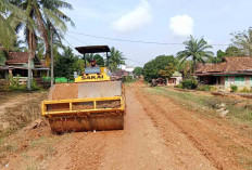 Belasan Hari Berjibaku dengan Lumpur, Gotong Royong di Jirak Jaya Muba Buka Kembali Akses Warga