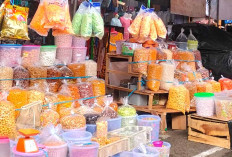 Lapak Kue Kering Idul Adha Mulai Ramai, Pedagang Kejar Rezeki Sampai H-1