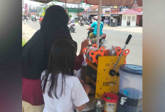Kenaikan Harga Plastik 'Hantam' Pedagang Minuman, Penjual Es Teh Jumbo Kelimpungan