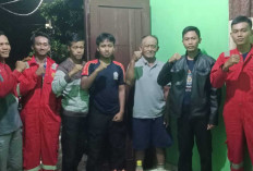 Ular Kobra 1.5 Meter Berhasil Dievakuasi Petugas Damkar Musi Rawas