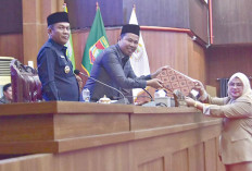 DPRD Musi Rawas Gelar Rapat Paripurna Dengarkan Pandangan Umum Fraksi Terhadap Raperda LPJ APBD 2025