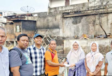 Reses di Jawa Kanan SS, Anggota DPRD Lubuk Linggau Hj Rosmala Dewi Langsung Bantu Korban Kebakaran