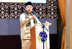 Kunjungan Perdana ke Papua, Menteri Nusron Sosialisasikan Pendaftaran Tanah Ulayat dan Serahkan Sertipikat