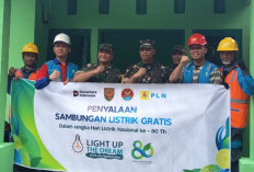 PLN ULP Muara Enim Terangi Harapan Warga Melalui Program “Light Up The Dream”