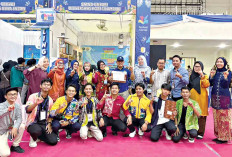 Antusias Ikuti Festival Literasi 2025, UNPARI Raih Juara Terbaik 1 Pameran Literasi Inspiratif