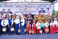 HUT Muba ke-69, Bupati Melaunching Pakaian Sekolah Gratis untuk Anak SD dan SMP