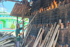 Melihat Perjuangan Pembuat Batu Bata di Wonokerto Tugumulyo Musi Rawas 