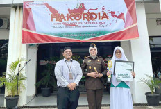 Siswi SMPIT Al Qudwah Juara 1 Lomba Pidato Anti Korupsi HAKORDIA 2025