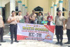 Sambut Hari Bhayangkara ke-78, Polsek Muara Lakitan Polres Musi Rawas Bersih-bersih Masjid 