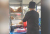 Bantu Jual Pentol Bakso, Penghasilan Harian Cukupi Kebutuhan Keluarga 