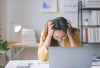 Kenali Job Hugging, Bertahan di Pekerjaan Meski Tak Bahagia