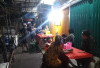 Nasi Uduk Malam Tetap Diburu Pembeli hingga Menjelang Waktu Subuh