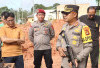 Kapolres Muratara Cek Senpi Anggota, Langsung Pimpin Latihan Menembak