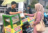 Pentol Kuah Keliling Jadi Pilihan Jajanan Murah Beragam Isian Favorit Warga