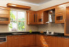 5 Desain Kitchen Set Minimalis Modern Berbahan Kayu Jati, Beri Kesan Rustic dan Aesthetic pada Ruang Dapur 